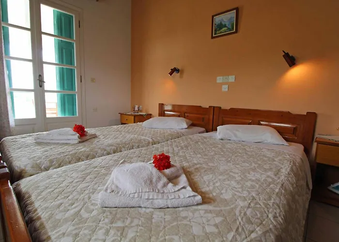 Frankis Agios Spyridonas Perithia 3*