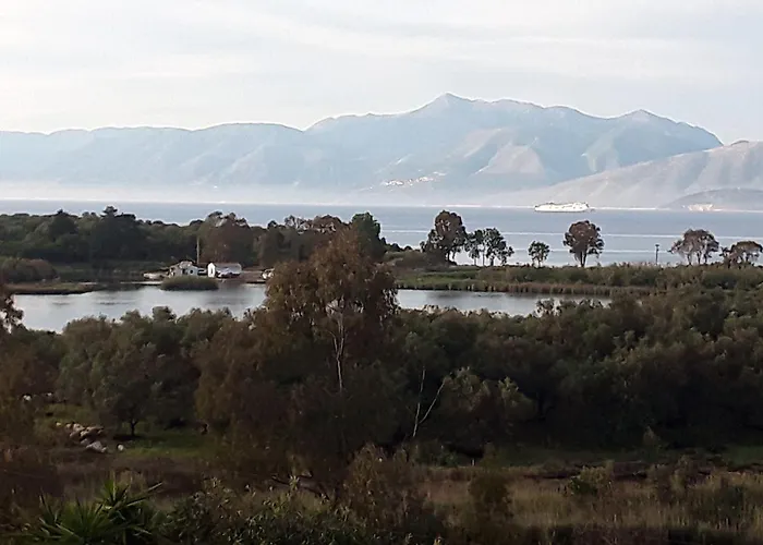 Frankis Agios Spyridonas Perithia Ypsilas