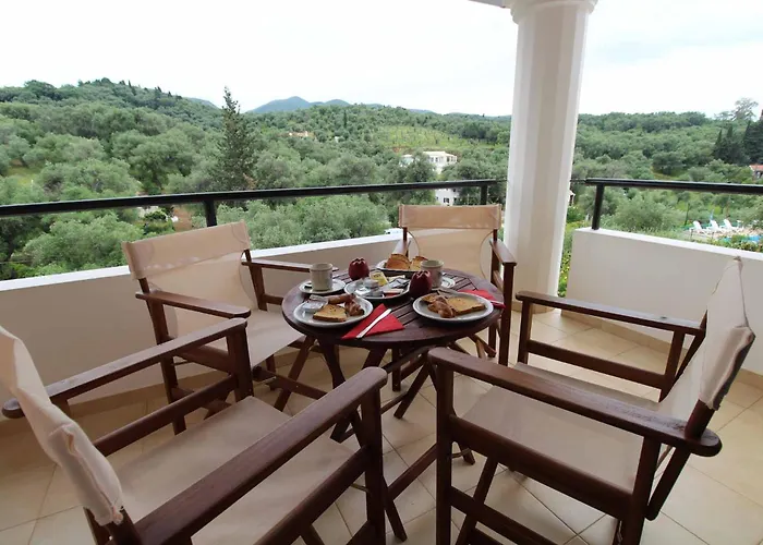 Frankis Agios Spyridonas Perithia Appart hôtel 3*