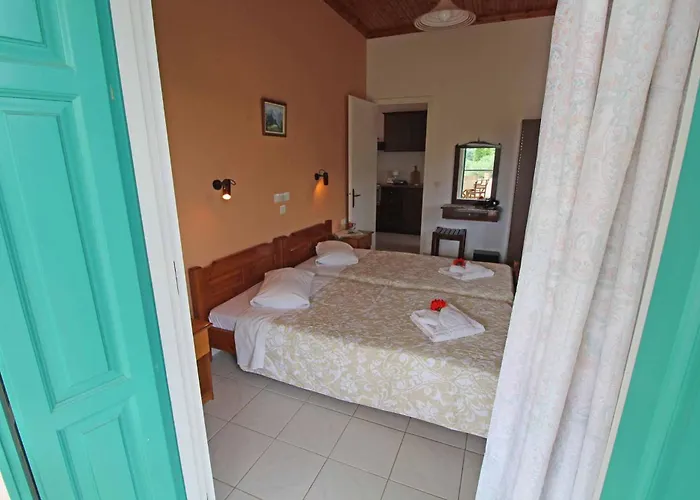 Frankis Agios Spyridonas Perithia Appart hôtel 3*