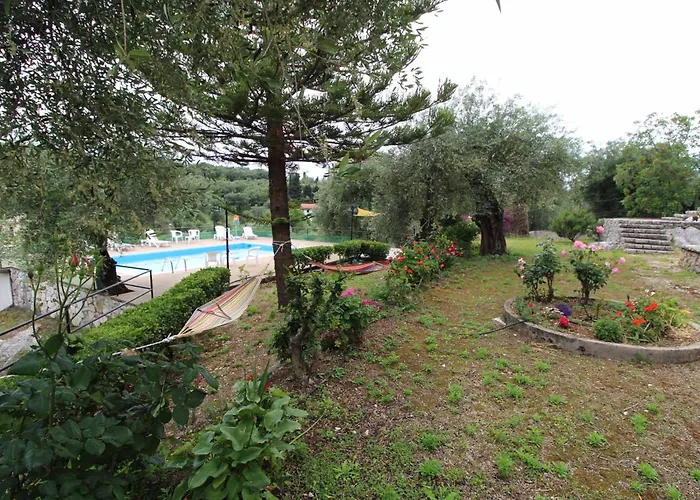 Appart hôtel Frankis Agios Spyridonas Perithia 3*