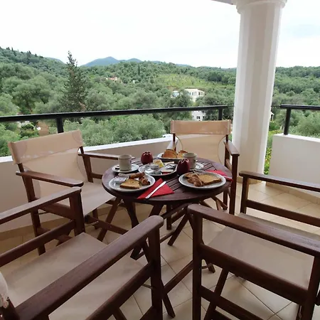 Frankis Agios Spyridonas Perithia Aparthotel 3*